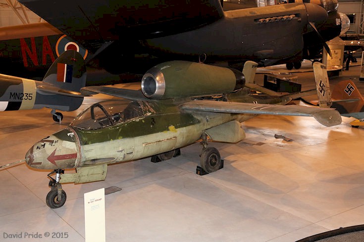 Heinkel He 162A-1 Volksjäger