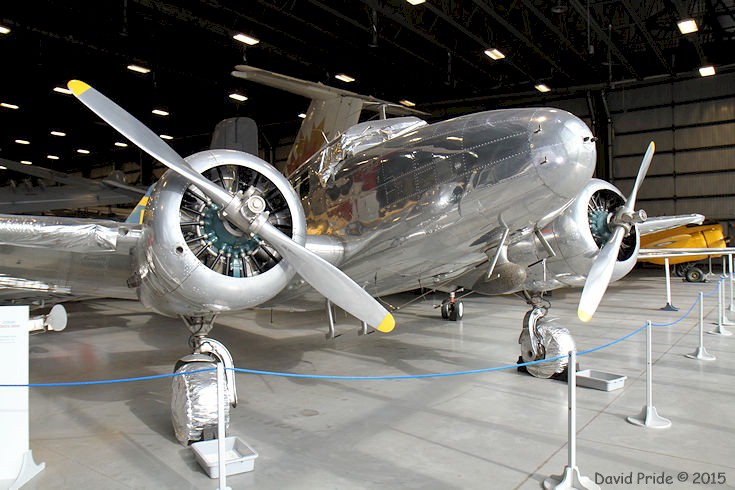 Lockheed L-12A Electra Junior