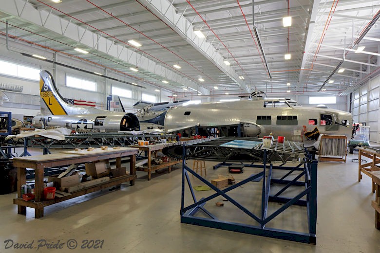 Boeing B-17G Champaign Lady