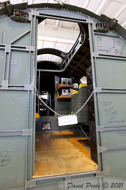 Boeing B-17G Champaign Lady